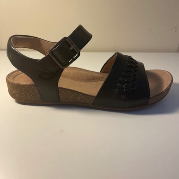 Clarks Unstructured Strap Sandal Black Size 7 New - Picture 2 of 5